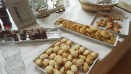 Kuerkievarilla leivotaan pullat ja leivät mummolan tyyliin itse!